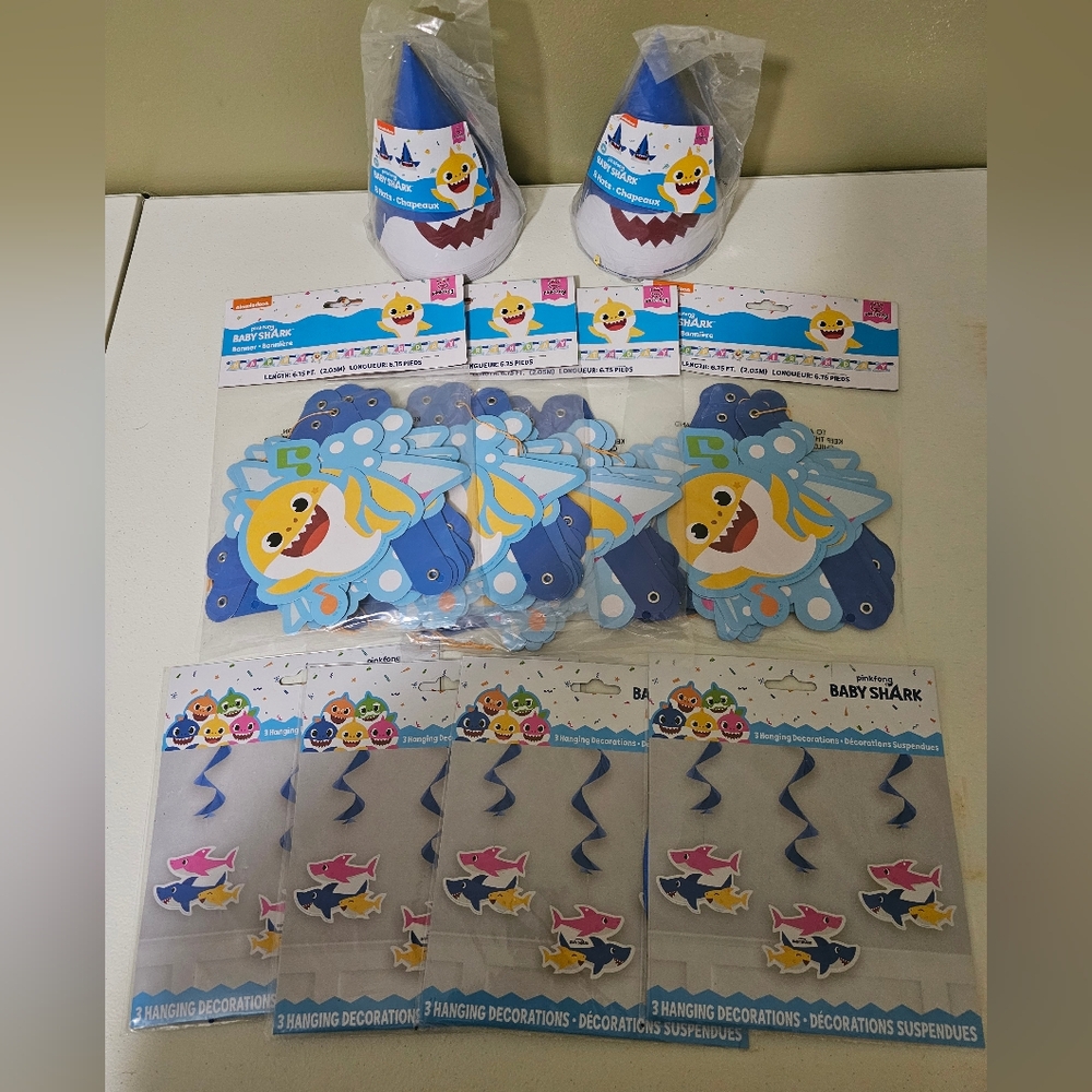 Baby Shark 32 piece Party Bundle